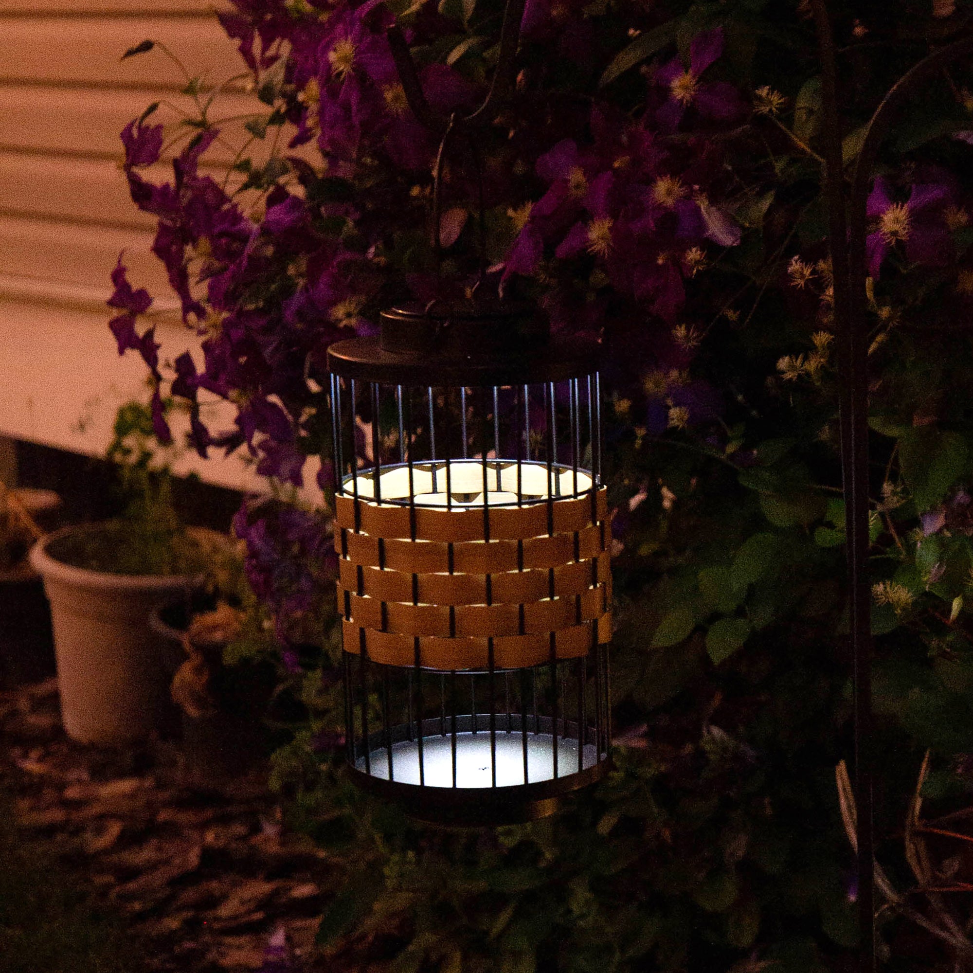 Lumisphere Malibu Wicker Solar Lantern