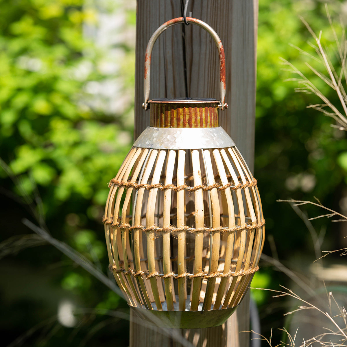 Lumisphere™ Vintage Wicker Solar Lantern