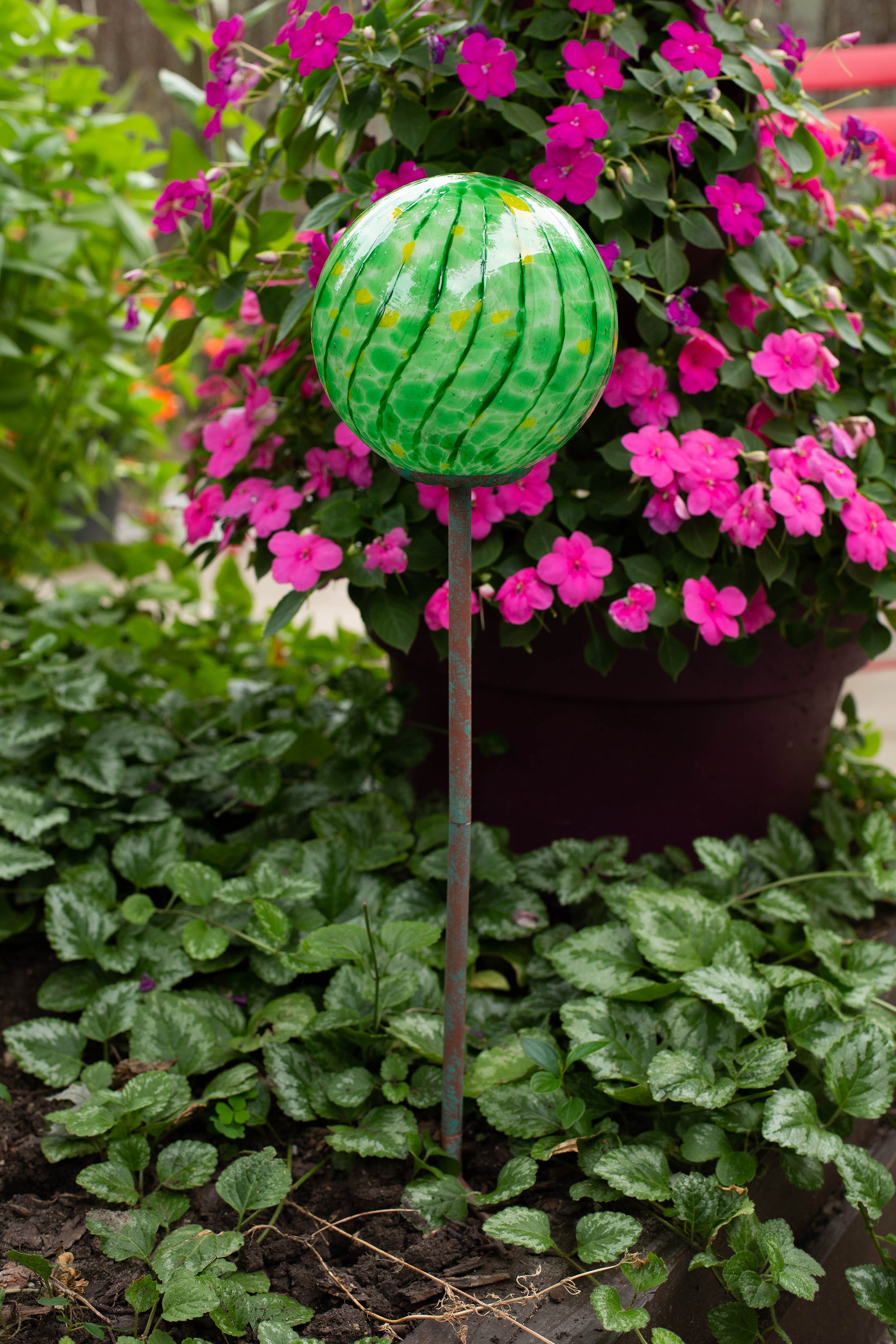 LunaLite™ 6" Lollipop Globe Stake - Green