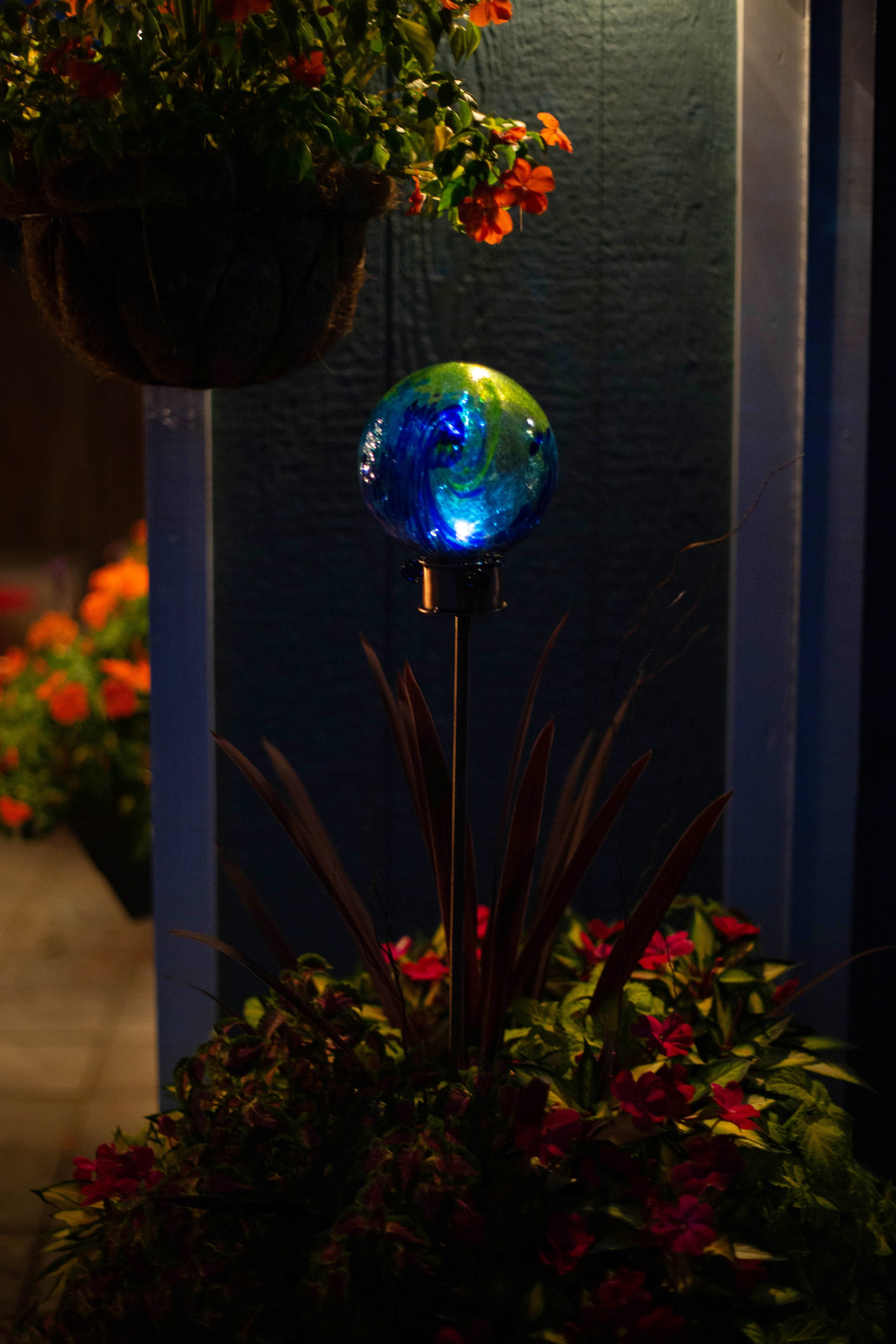LunaLite Aurora 6" Globe Stake Green-Blue